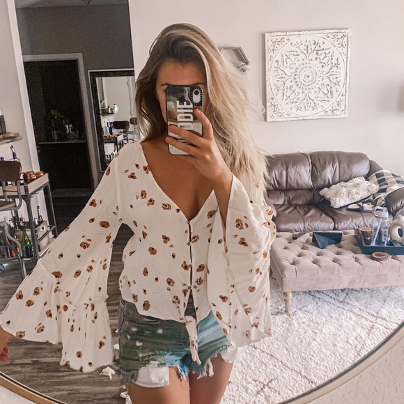 Billabong Tops - Billabong Boho Flowy Top